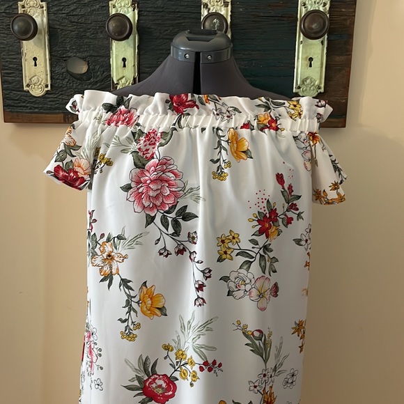 2/$25 SWS Streetwear Society Floral Cold Shoulder Dress - Picture 3 of 10